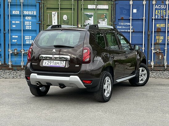 Renault Duster 1.6 4WD MT (114 л.с.) Privilege