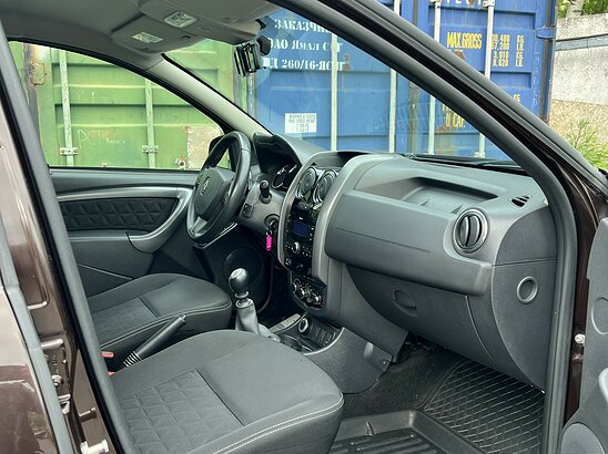 Renault Duster 1.6 4WD MT (114 л.с.) Privilege