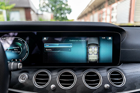 Mercedes-Benz E-класс E 220d 2.0 4MATIC 9G-Tronic (194 л.с.) Premium