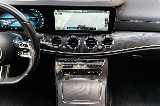 Mercedes-Benz E-класс E 220d 2.0 4MATIC 9G-Tronic (194 л.с.) Premium
