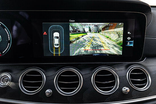 Mercedes-Benz E-класс E 220d 2.0 4MATIC 9G-Tronic (194 л.с.) Premium