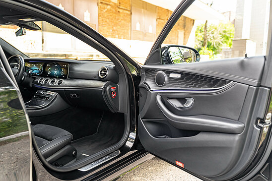 Mercedes-Benz E-класс E 220d 2.0 4MATIC 9G-Tronic (194 л.с.) Premium
