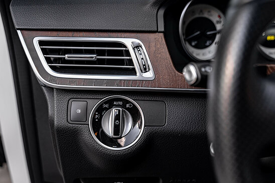 Mercedes-Benz E-класс E 300 3.5 4MATIC 7G-Tronic (249 л.с.) Особая серия