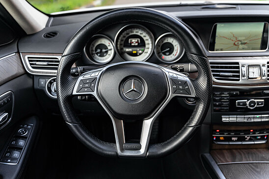 Mercedes-Benz E-класс E 300 3.5 4MATIC 7G-Tronic (249 л.с.) Особая серия