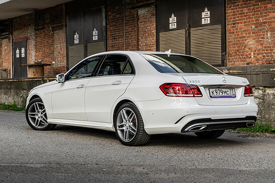 Mercedes-Benz E-класс E 300 3.5 4MATIC 7G-Tronic (249 л.с.) Особая серия