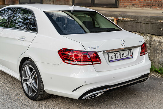 Mercedes-Benz E-класс E 300 3.5 4MATIC 7G-Tronic (249 л.с.) Особая серия
