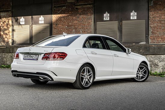 Mercedes-Benz E-класс E 300 3.5 4MATIC 7G-Tronic (249 л.с.) Особая серия