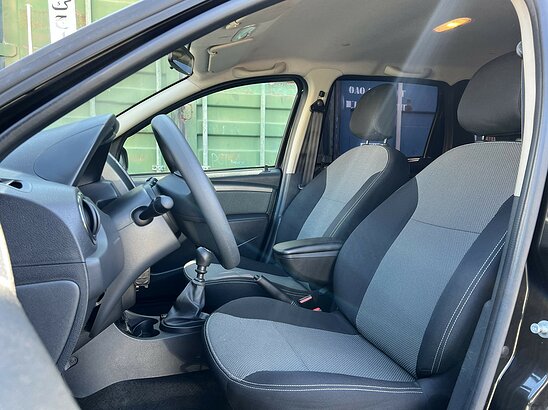 Renault Duster 1.6 4WD MT (114 л.с.) Expression