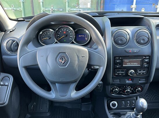 Renault Duster 1.6 4WD MT (114 л.с.) Expression