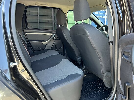 Renault Duster 1.6 4WD MT (114 л.с.) Expression