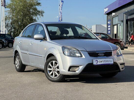 Kia Rio 1.4 AT (97 л.с.) Luxe