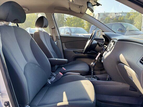 Kia Rio 1.4 AT (97 л.с.) Luxe