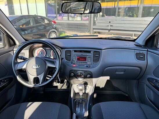 Kia Rio 1.4 AT (97 л.с.) Luxe