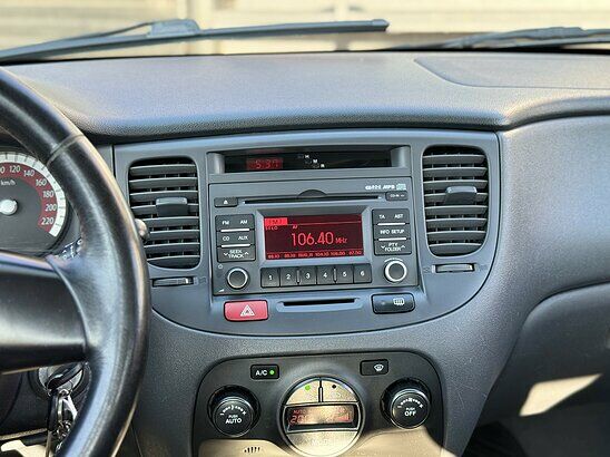 Kia Rio 1.4 AT (97 л.с.) Luxe