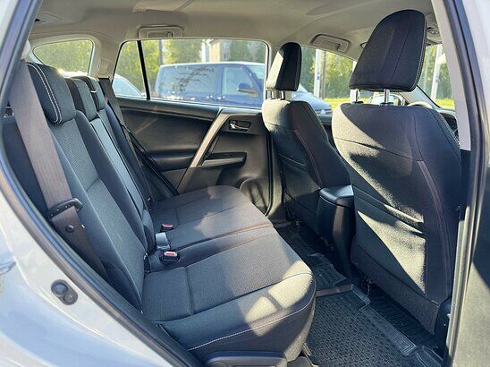 Toyota RAV4 2.0 4WD CVT (146 л.с.) Comfort