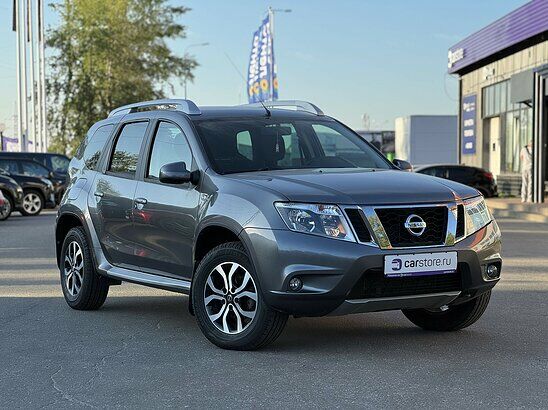 Nissan Terrano 2.0 4WD MT (135 л.с.) Elegance Plus
