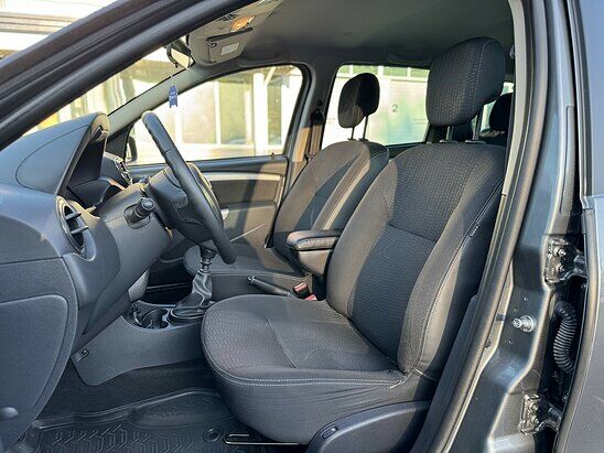 Nissan Terrano 2.0 4WD MT (135 л.с.) Elegance Plus