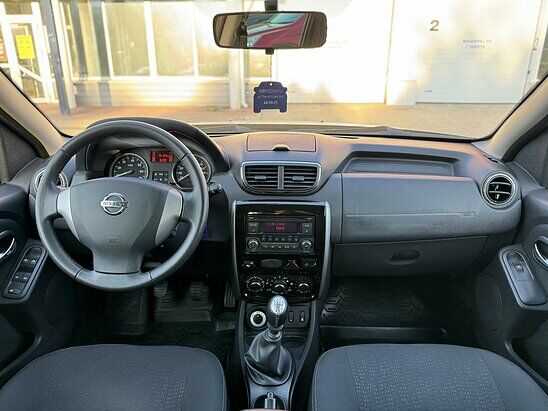 Nissan Terrano 2.0 4WD MT (135 л.с.) Elegance Plus