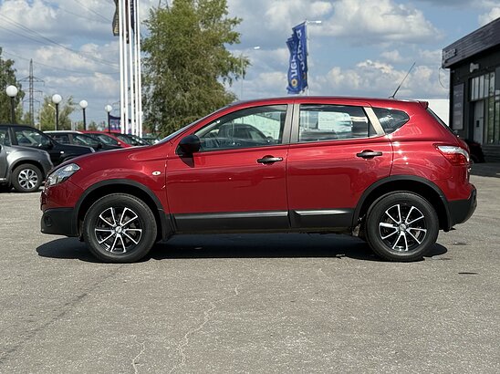 Nissan Qashqai 2.0 4WD CVT (141 л.с.) XE