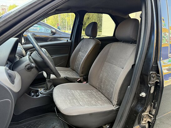 Renault Logan 1.4 MT (75 л.с.) Authentique