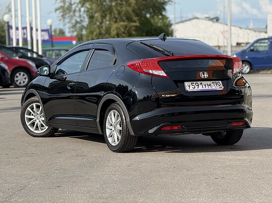Honda Civic 1.8 MT (142 л.с.) Lifestyle