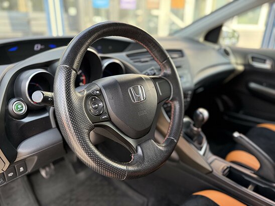 Honda Civic 1.8 MT (142 л.с.) Lifestyle