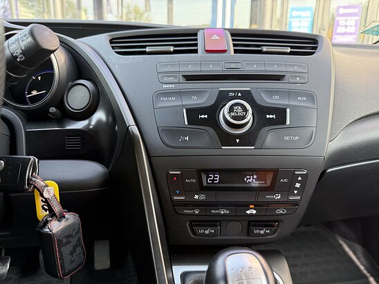Honda Civic 1.8 MT (142 л.с.) Lifestyle