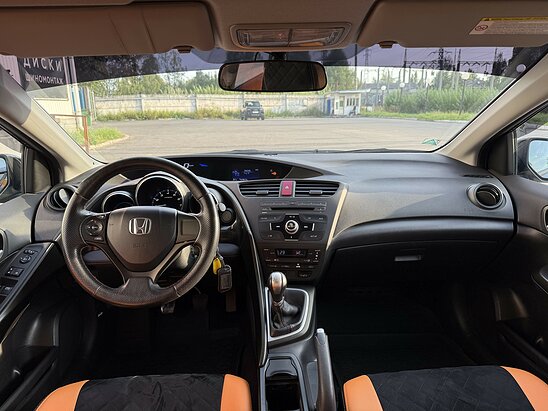 Honda Civic 1.8 MT (142 л.с.) Lifestyle