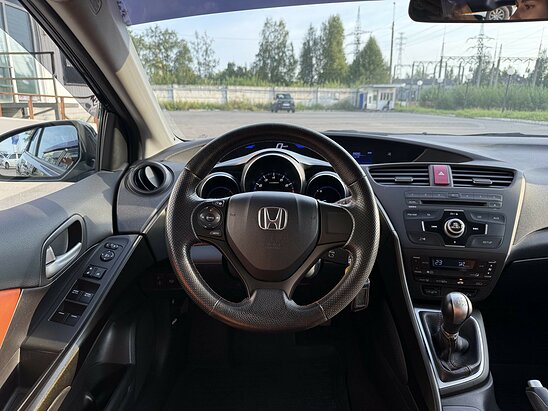 Honda Civic 1.8 MT (142 л.с.) Lifestyle