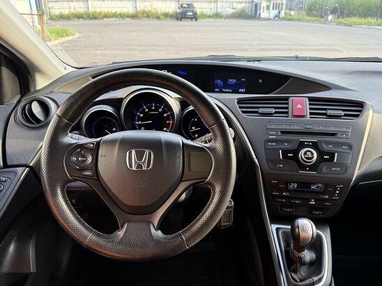 Honda Civic 1.8 MT (142 л.с.) Lifestyle