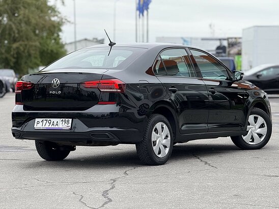 Volkswagen Polo 1.6 MPI AT (110 л.с.) Respect