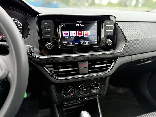 Volkswagen Polo 1.6 MPI AT (110 л.с.) Respect