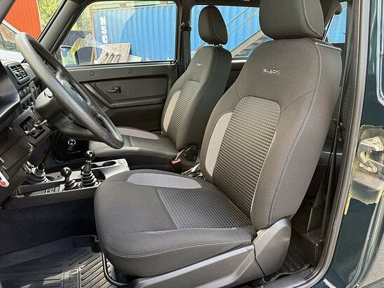 ВАЗ (LADA) Niva Legend 1.7 MT (83 л.с.) [BLACK]