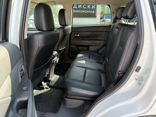 Mitsubishi Outlander 2.4 4WD CVT (167 л.с.) Ultimate