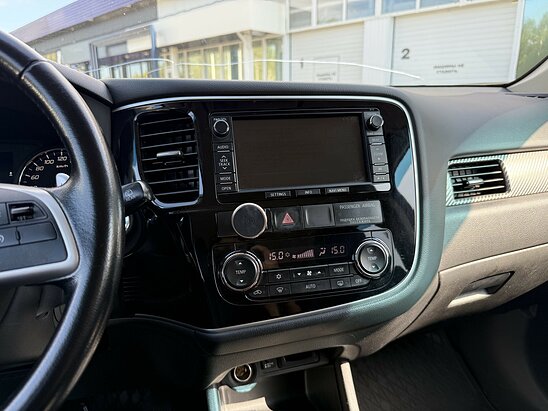 Mitsubishi Outlander 2.4 4WD CVT (167 л.с.) Ultimate