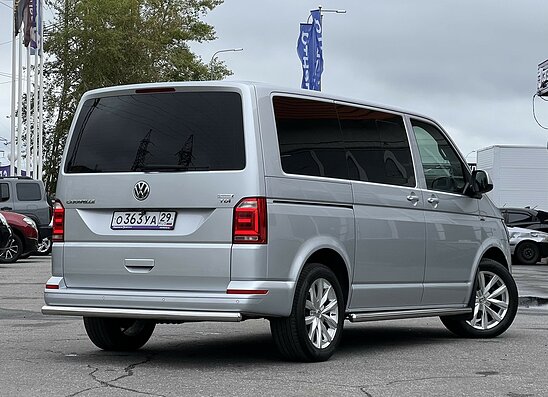 Volkswagen Caravelle 2.0 TDI MT (150 л.с.)