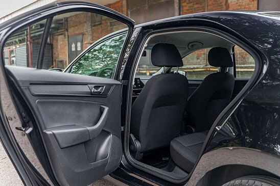 Volkswagen Polo 1.6 MPI AT (110 л.с.) Respect