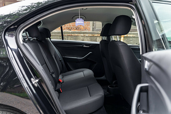 Volkswagen Polo 1.6 MPI AT (110 л.с.) Respect