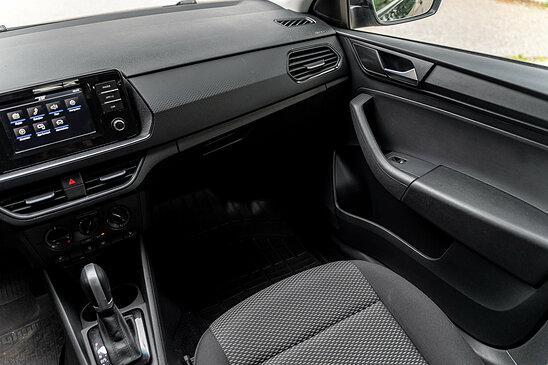 Volkswagen Polo 1.6 MPI AT (110 л.с.) Respect