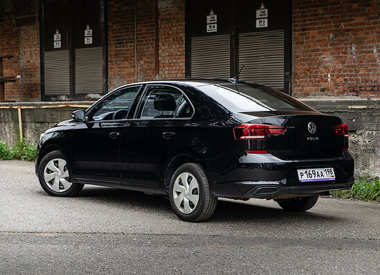 Volkswagen Polo 1.6 MPI AT (110 л.с.) Respect