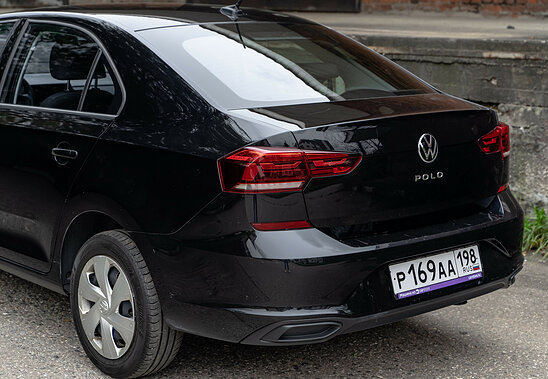 Volkswagen Polo 1.6 MPI AT (110 л.с.) Respect