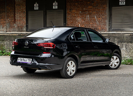 Volkswagen Polo 1.6 MPI AT (110 л.с.) Respect