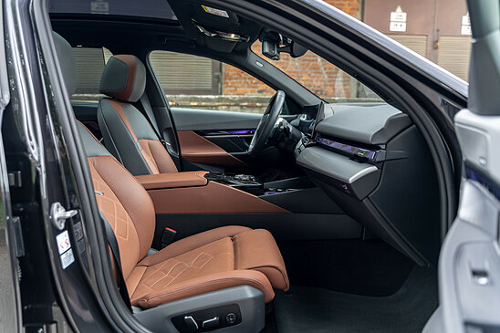 BMW 5 серия 530i 2.0 xDrive Steptronic (258 л.с.)