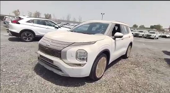 Mitsubishi Outlander 2.5 4WD CVT (184 л.с.)