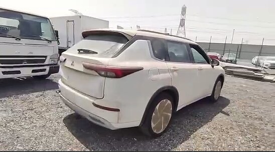 Mitsubishi Outlander 2.5 4WD CVT (184 л.с.)