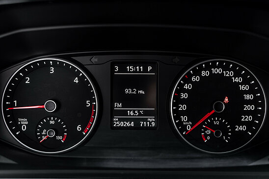 Volkswagen Multivan 2.0 TDI DSG (180 л.с.) Comfortline