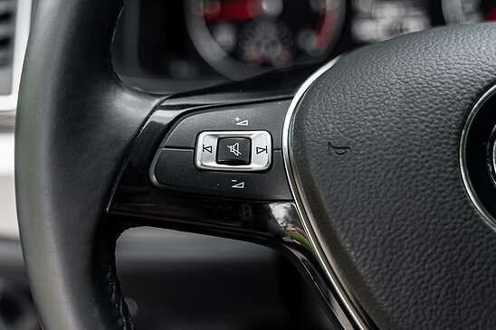 Volkswagen Multivan 2.0 TDI DSG (180 л.с.) Comfortline