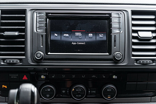 Volkswagen Multivan 2.0 TDI DSG (180 л.с.) Comfortline