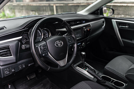 Toyota Corolla 1.6 CVT (122 л.с.) Style Plus