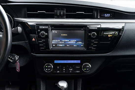 Toyota Corolla 1.6 CVT (122 л.с.) Style Plus